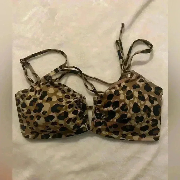 Time & Tru women’s two piece leopard print bathing suit. - Picture 4 of 9